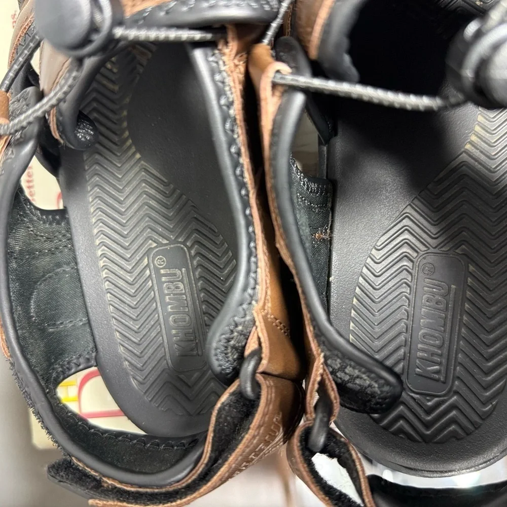 Khombu Size 11 Brown and Black Sandals